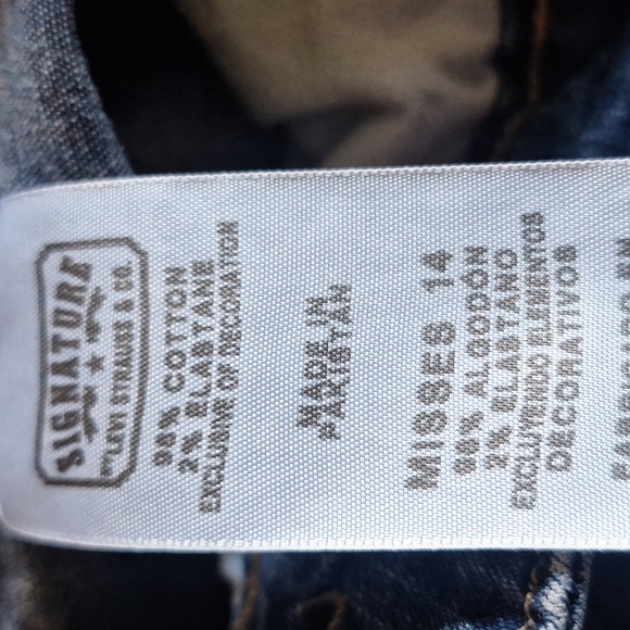 Signature Levi's Jean Capris.  Size 14 Misses - Picture 5 of 6